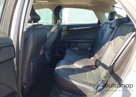 2019 Ford Fusion Hybrid Titanium из США, поврежденный, VIN 3FA6P0RU5KR273603